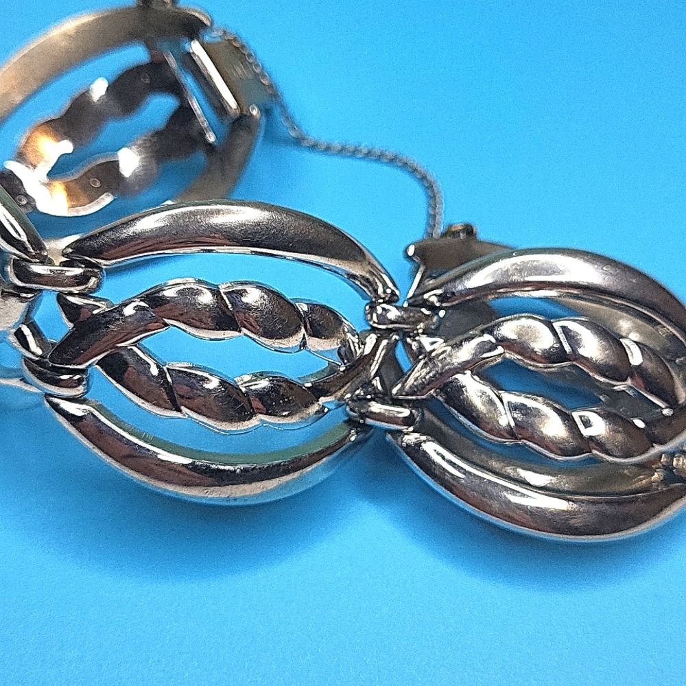 Monet - Picture 5 of 5